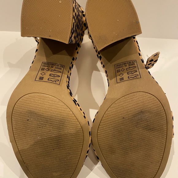 Leopard Block Heels - Picture 4 of 4